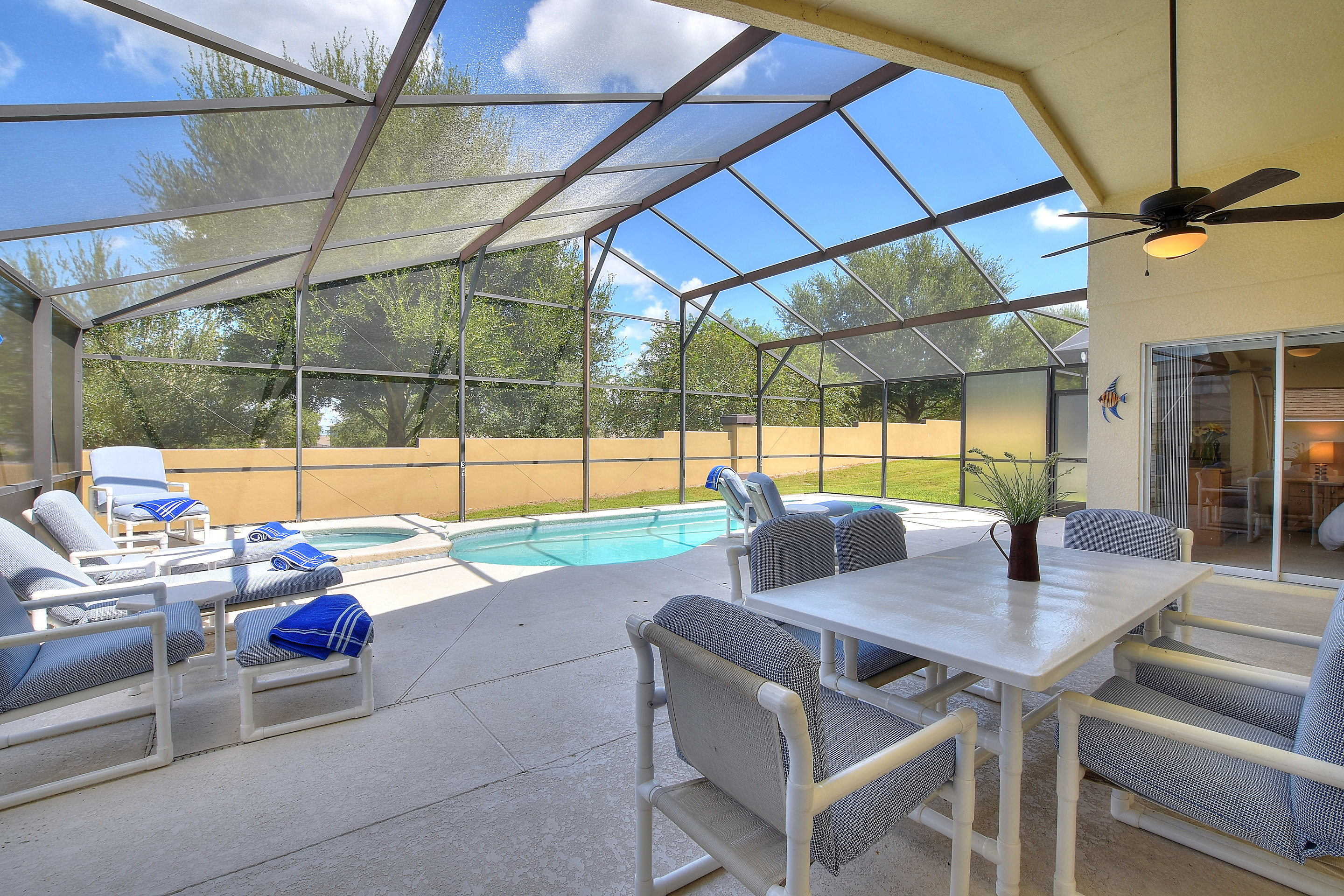 Picture Gallery. Lanai relaxation.  Enjoy sunshine by the pool