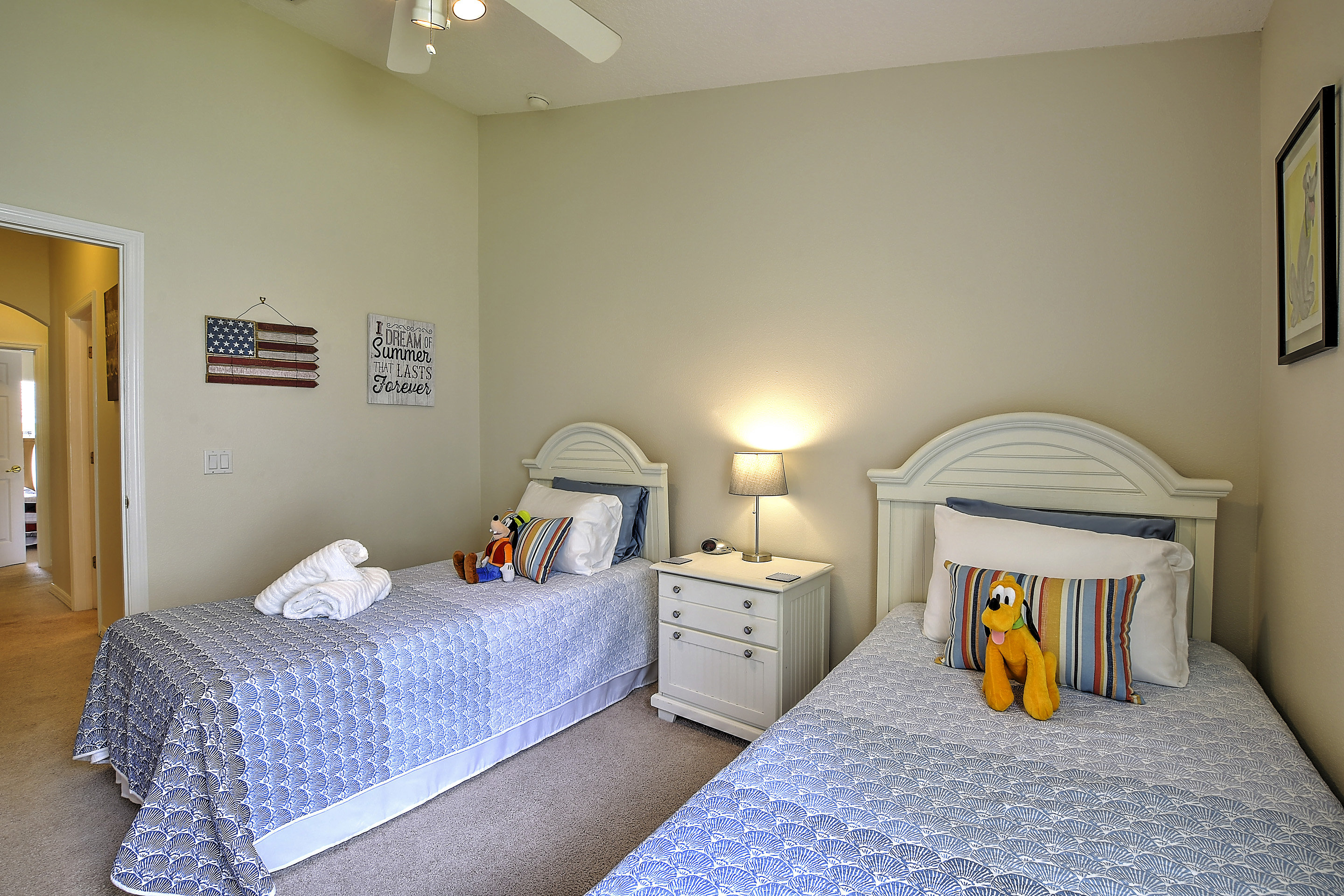 Picture Gallery. Pluto & Goofy Twin